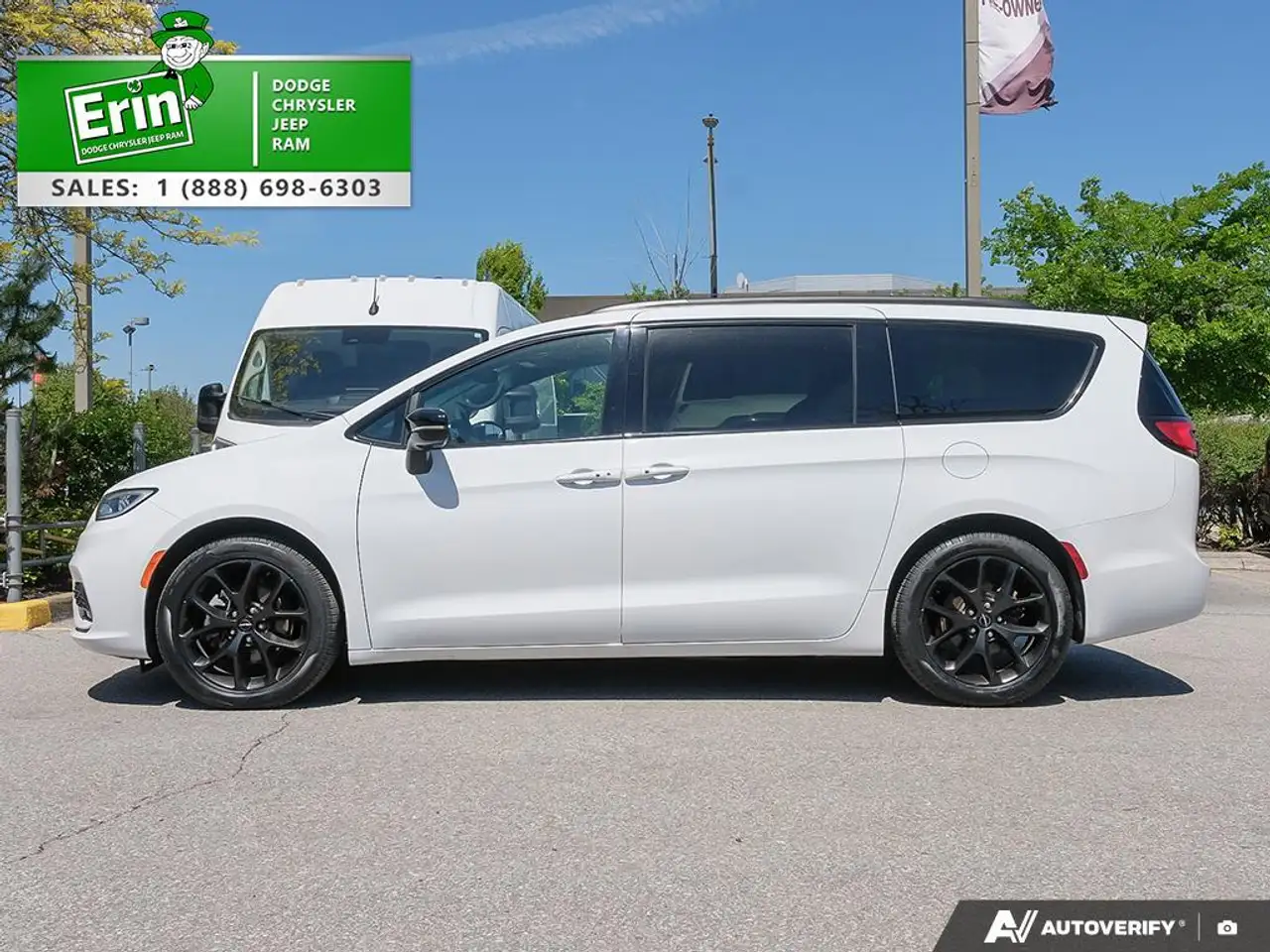 Chrysler Pacifica снимка Chrysler Pacifica