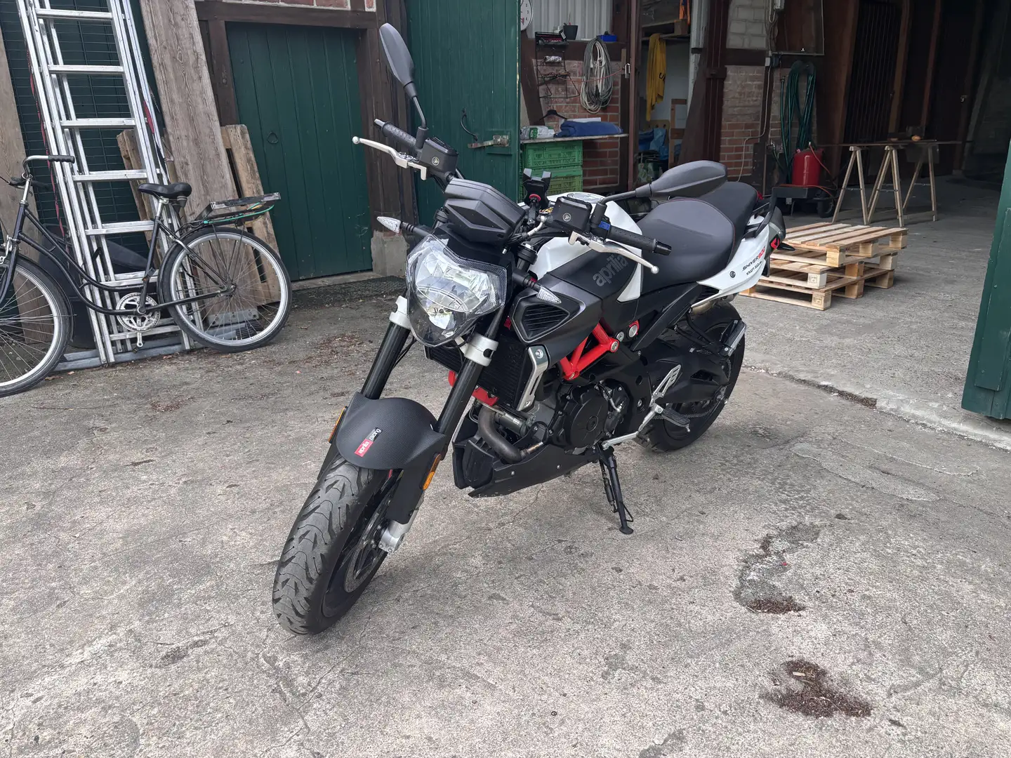 Aprilia Shiver 900 Negru - 1