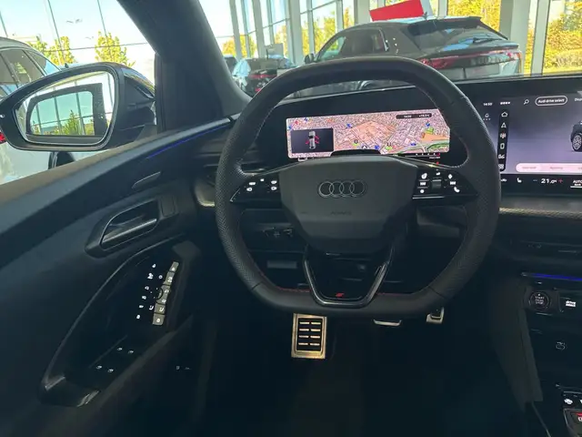 Audi Q5 view 11