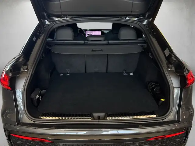 Audi Q5 view 5