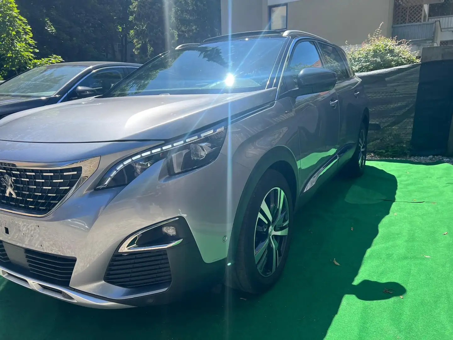 Peugeot 5008 GT Line - Benzin, Automatik,Pano. Gris - 2