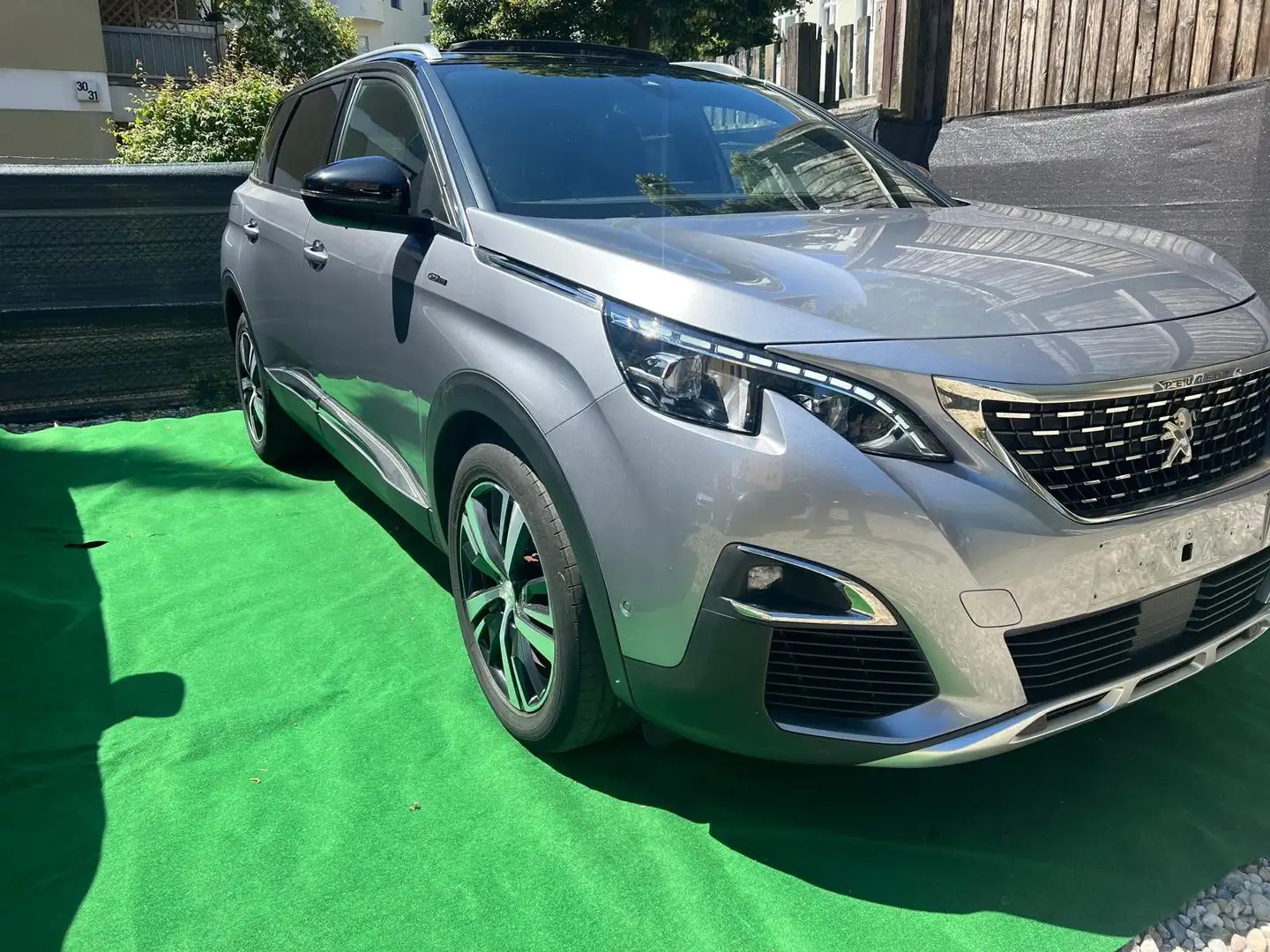 Peugeot 5008 GT Line - Benzin, Automatik,Pano. Gris - 1