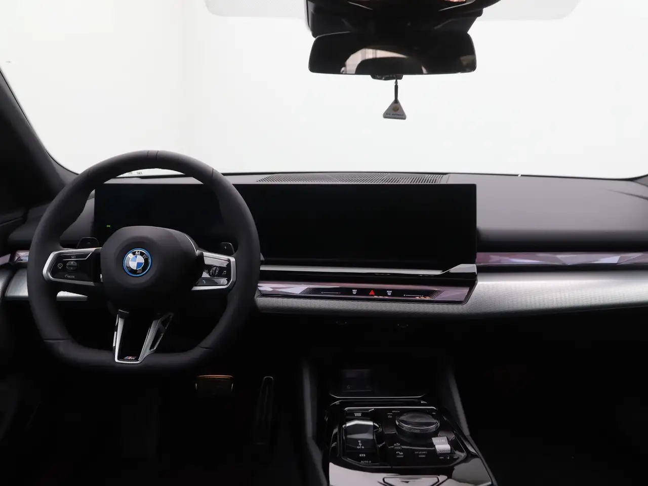 BMW i5 2026 — фото 12