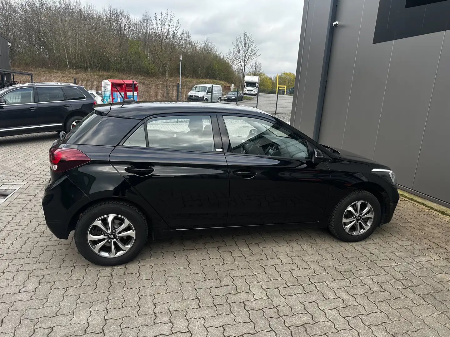 Hyundai i20 i20 blue 1.0 T-GDI Trend Schwarz - 2