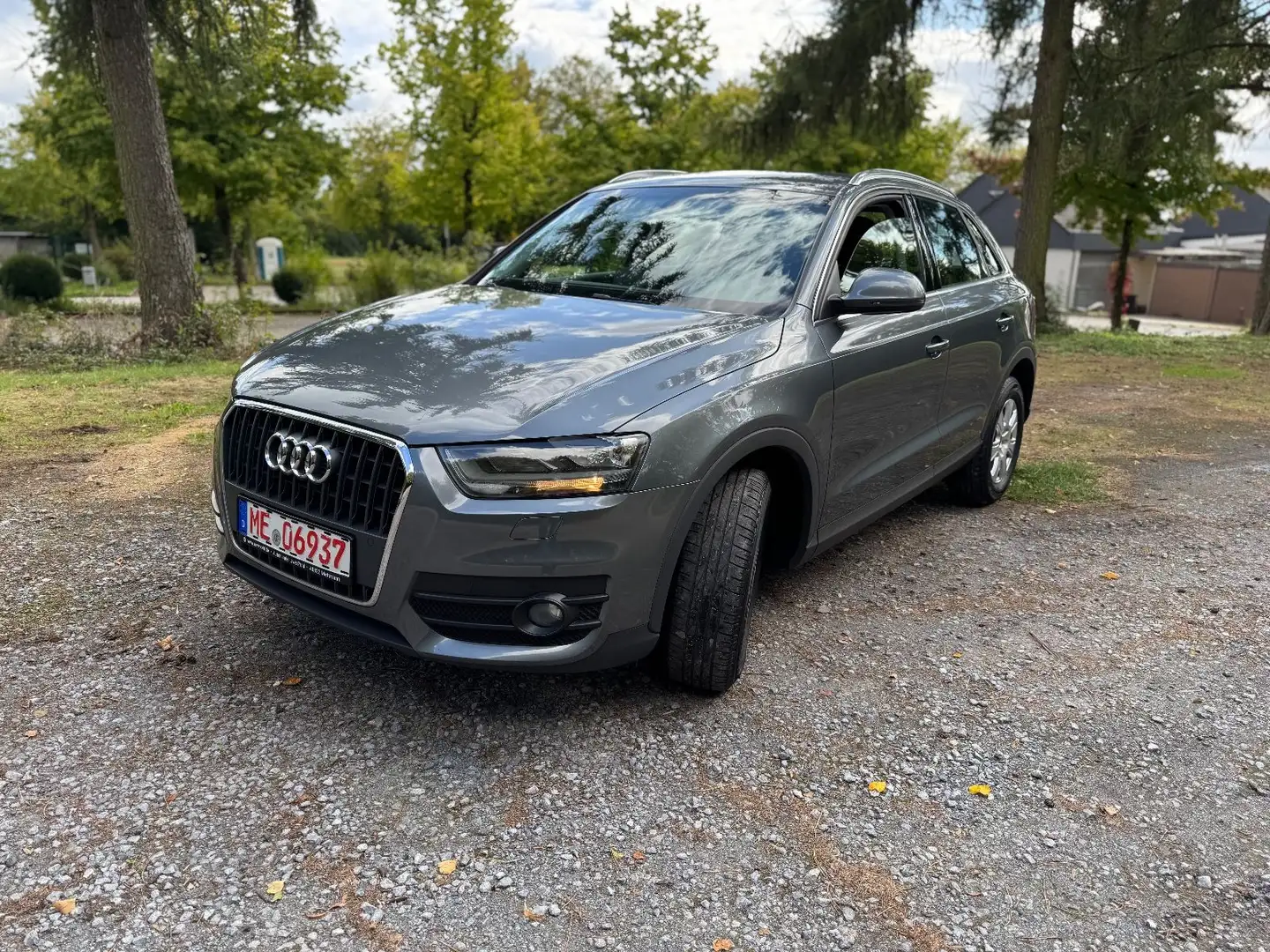 Audi Q3 1,4l S-tronic mit erst 87500 km ! Grau - 1