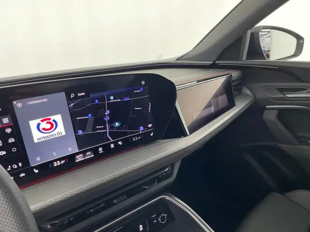 Audi Q5 view 9