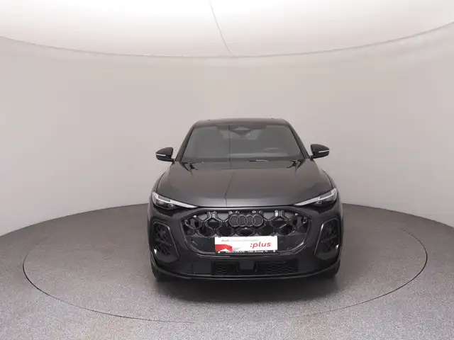 Audi Q5 view 3