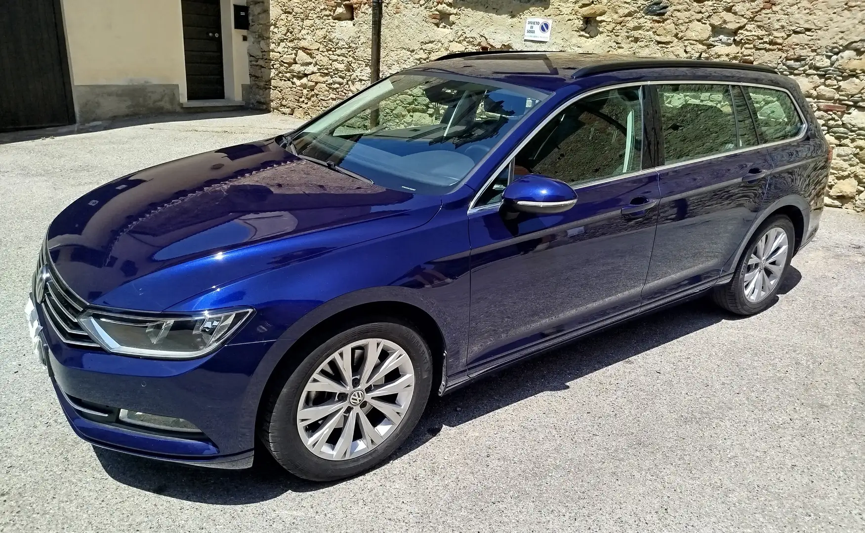 Volkswagen Passat Variant B8 1.6 TDI Scr Dsg Business Bmt 120cv Blu/Azzurro - 1