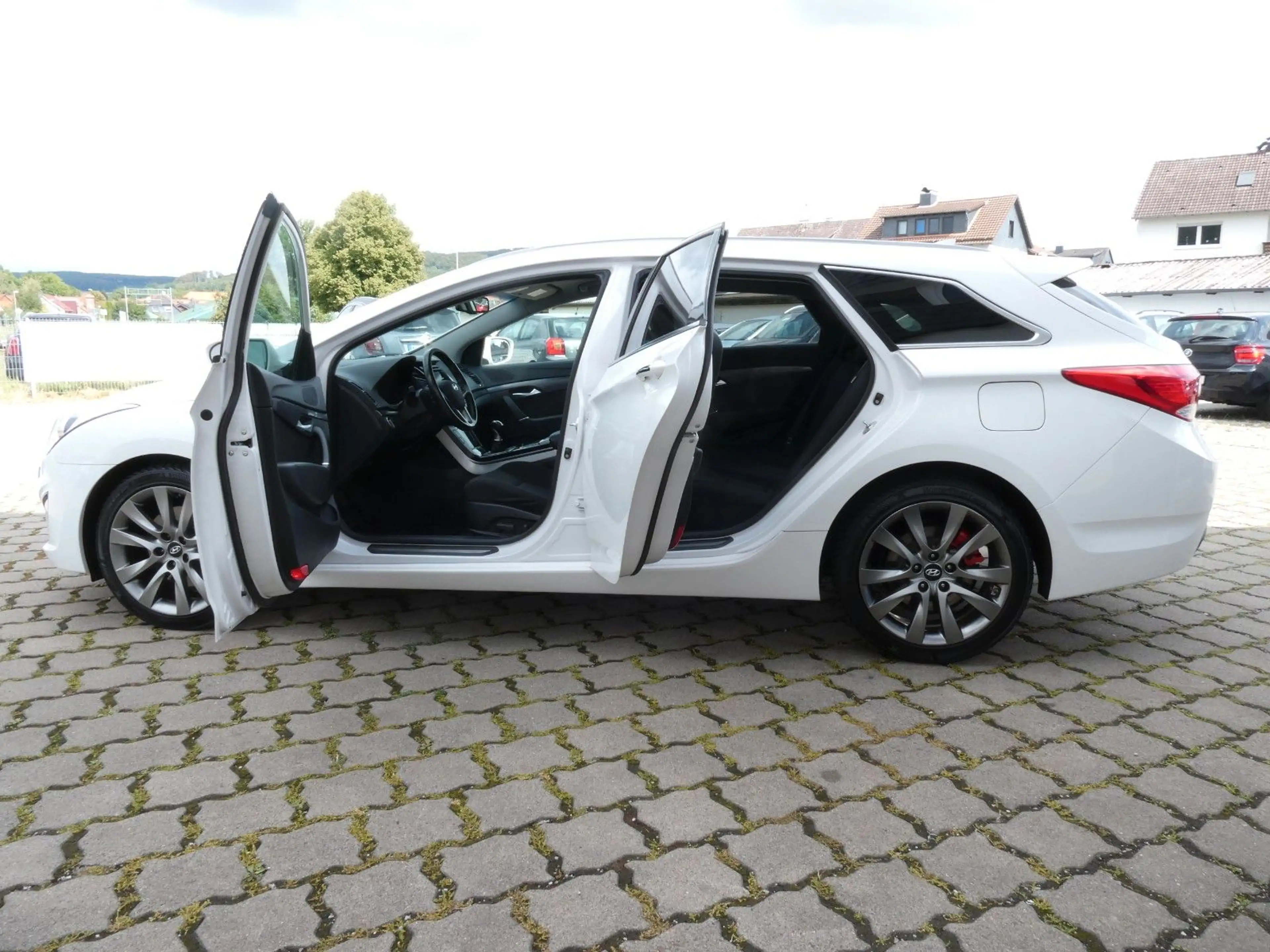 Hyundai i40 cw FIFA World Cup Edition #NAVI#SHZ#R-CAM# — photo 8