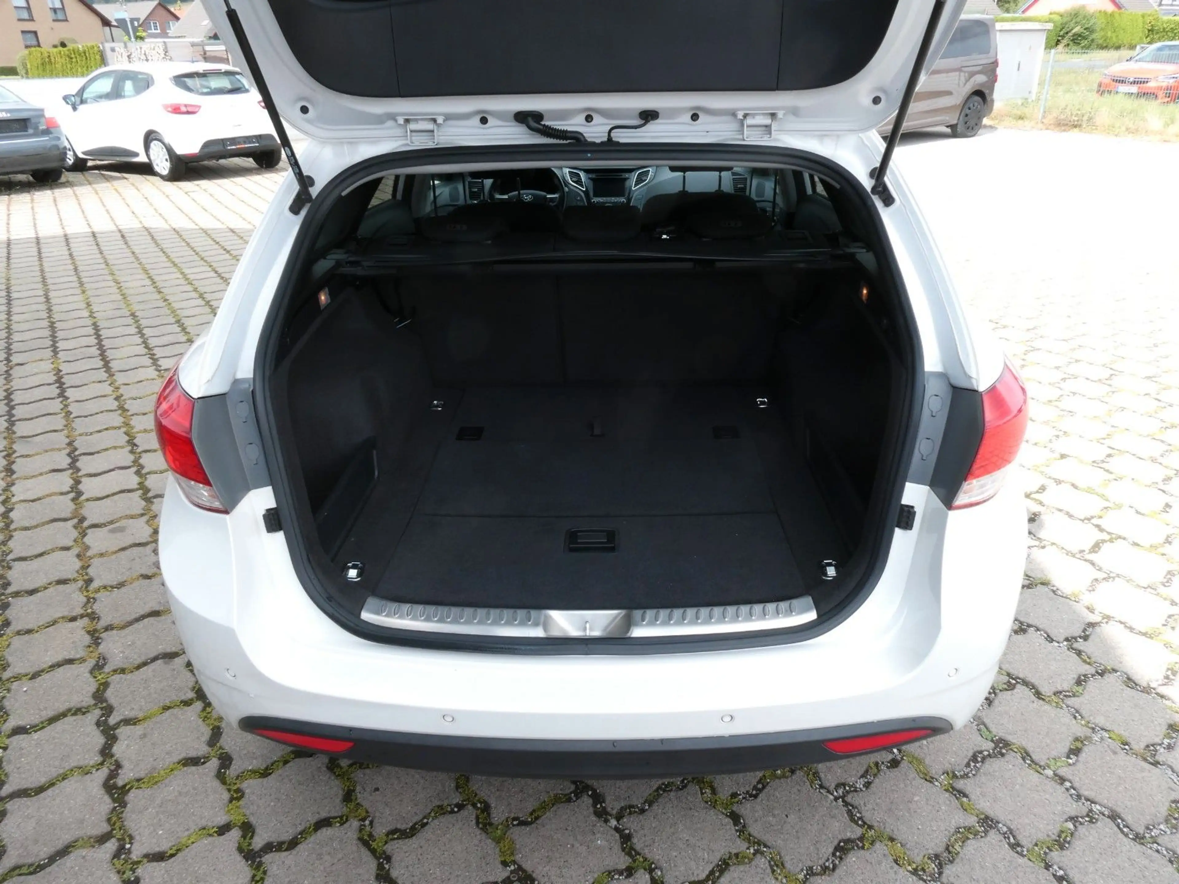 Hyundai i40 cw FIFA World Cup Edition #NAVI#SHZ#R-CAM# — photo 13