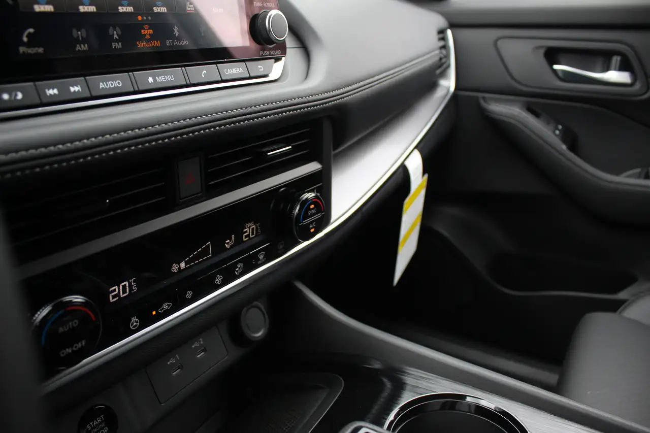 Nissan Rogue photo Nissan Rogue