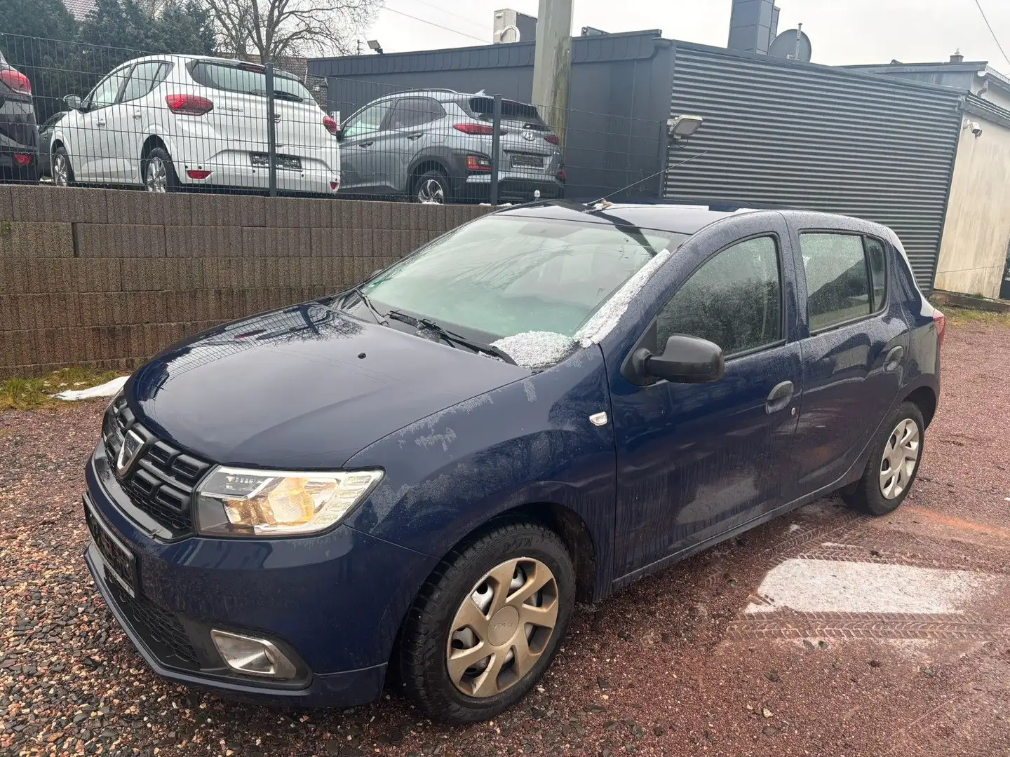 Dacia Sandero II mit Anhängerkupplung und Klimaanlage Blau - 1