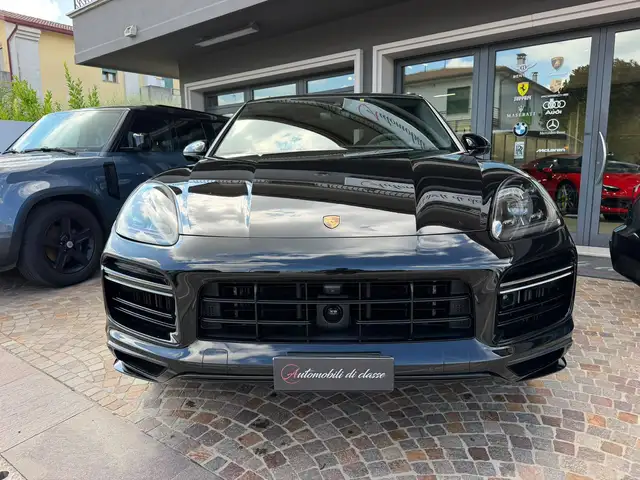 Porsche Cayenne view 2