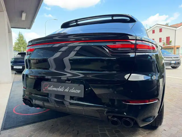 Porsche Cayenne view 6