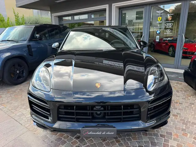Porsche Cayenne view 4