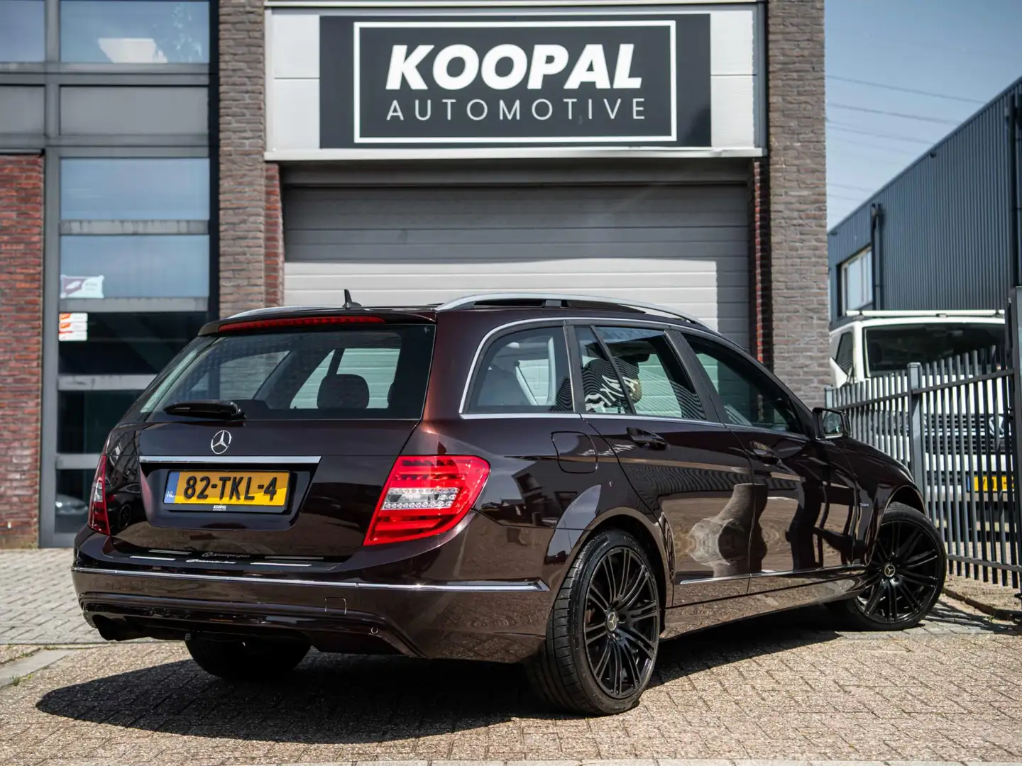 Mercedes-Benz C 180 Estate Premium Edition | Panoramadak | Camera | Le Bruin - 2