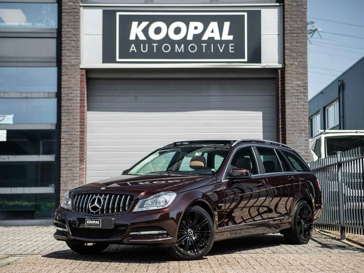 Mercedes-Benz C 180 Estate Premium Edition | Panoramadak | Camera | Le Bruin - 1