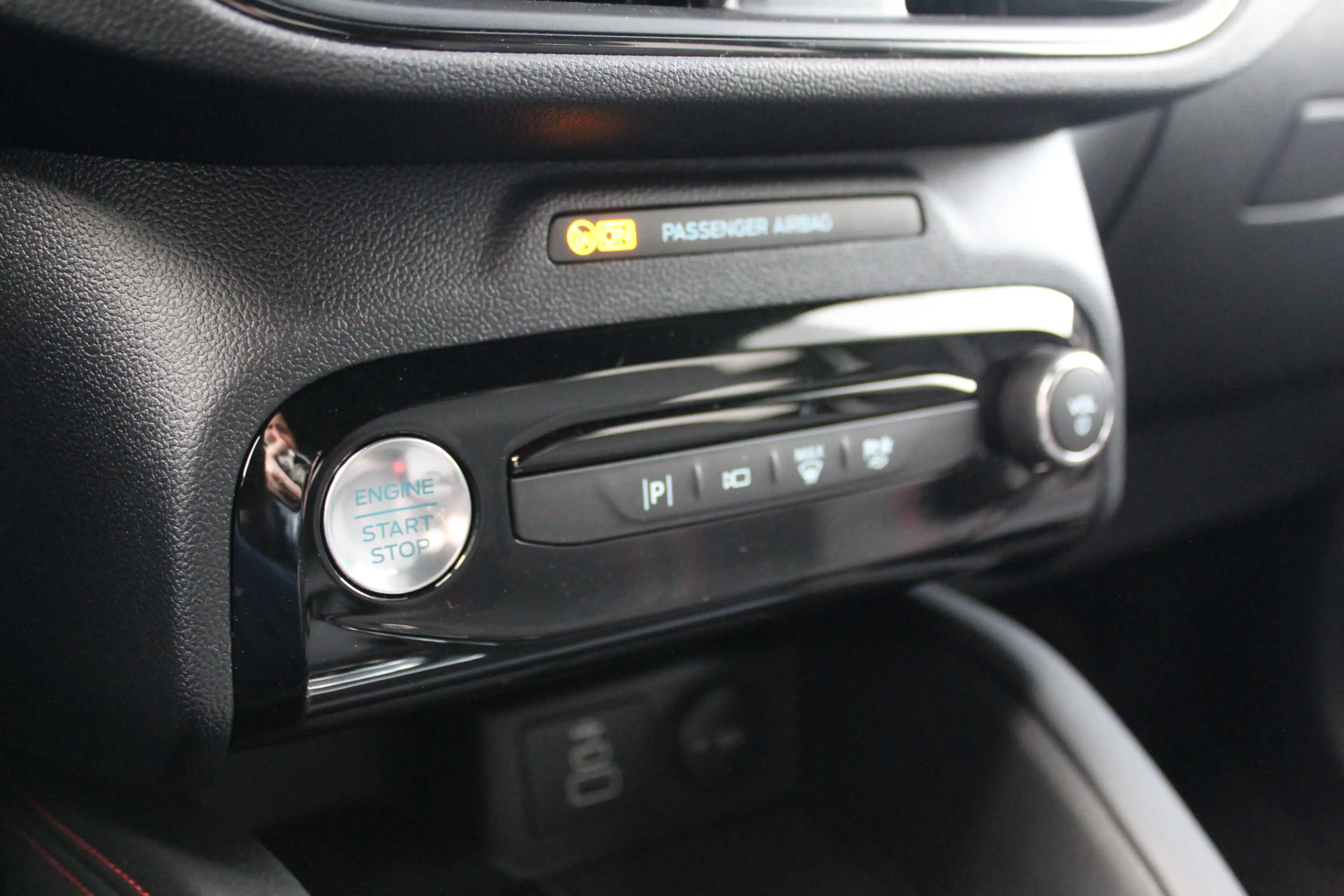 Ford Kuga 2.5 243 pk PHEV ST-Line X Febr. 2026, slechts 4.30 — photo 36