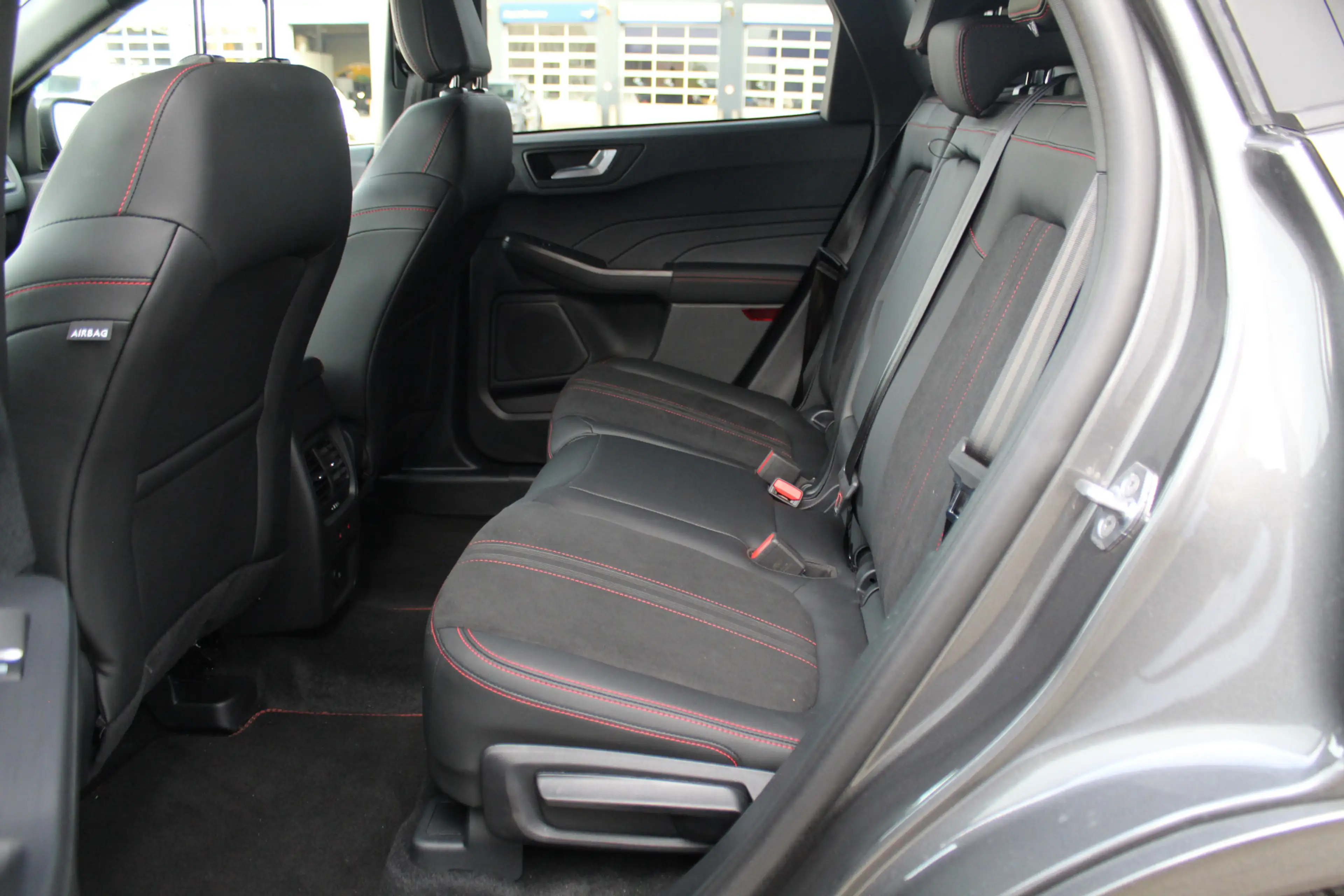 Ford Kuga 2.5 243 pk PHEV ST-Line X Febr. 2026, slechts 4.30 — photo 22