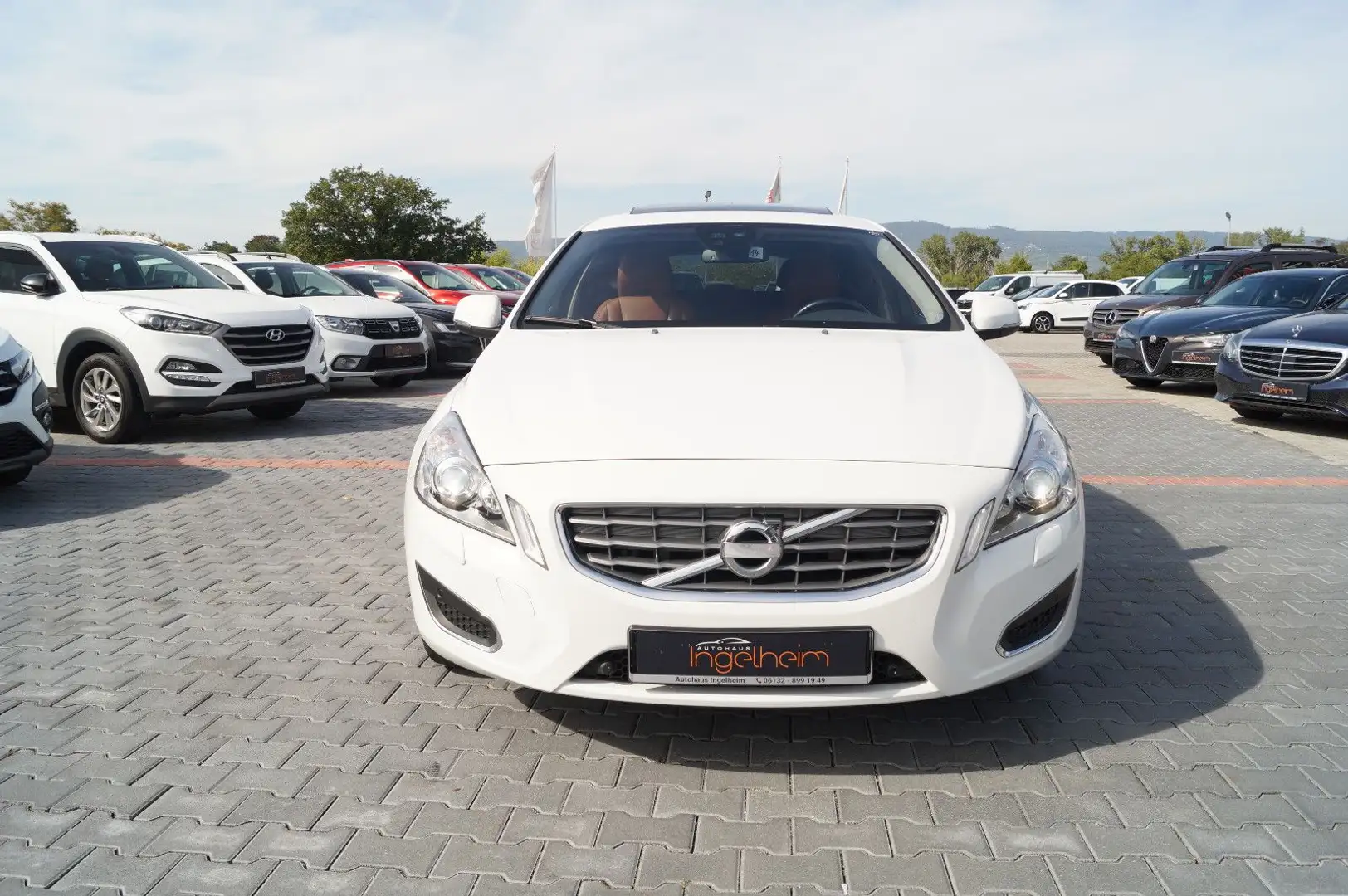 Volvo V60 Kombi Summum Kamera Navi Bi-Xen Leder Temp Bílá - 2