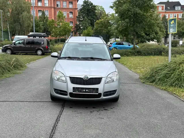 Skoda Roomster view 3
