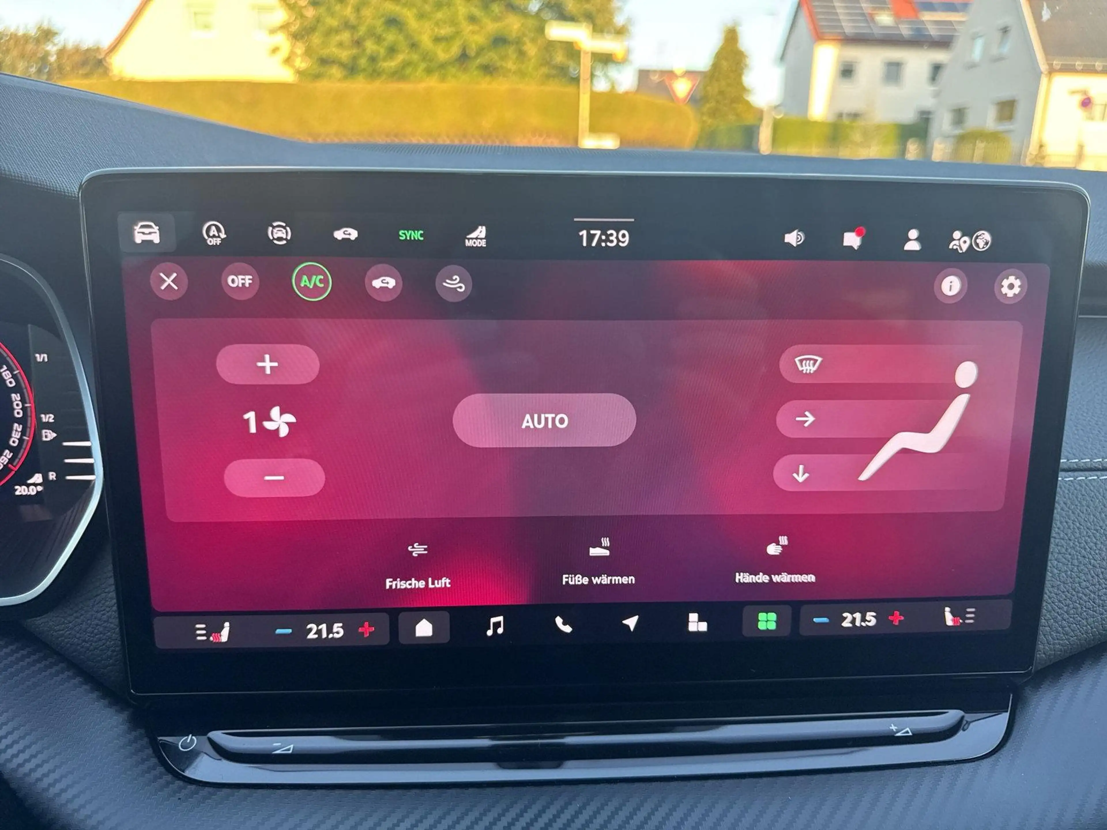 Skoda Octavia Skoda Oktavia Sportline 2.0TDI AHK Schwenkbar — photo 33