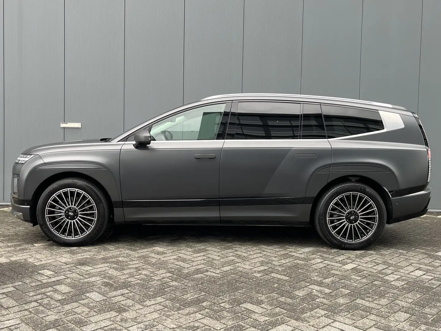 Hyundai IONIQ 9 Lounge AWD 7p. 110.3 kWh 307pk | Premium Audio | A Šedá - 2