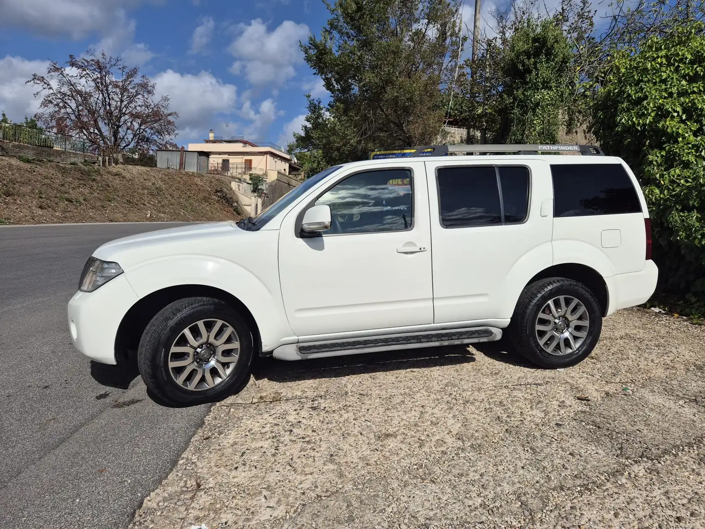 Nissan Pathfinder 3.0 V6 Diesel Bianco - 2