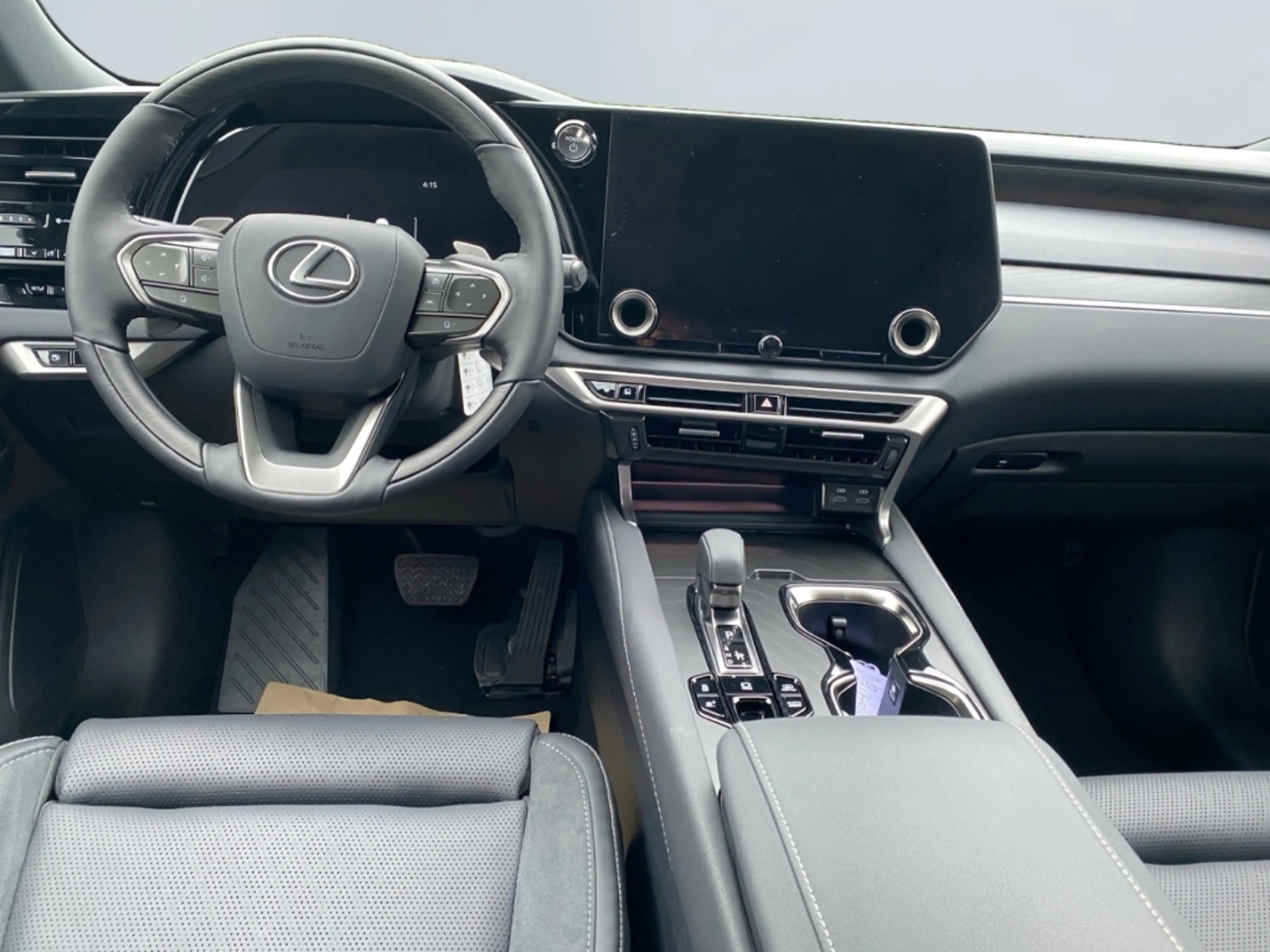 Lexus RX 450h + 2,5 l E-CVT, 4x4 Plug-in 5-Türer LUXURY — photo 9