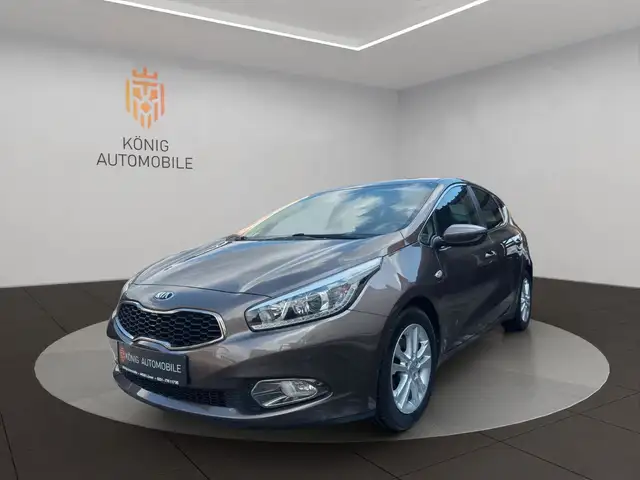 Kia Ceed Dream Team/SHZ/8xBEREIFT/USB