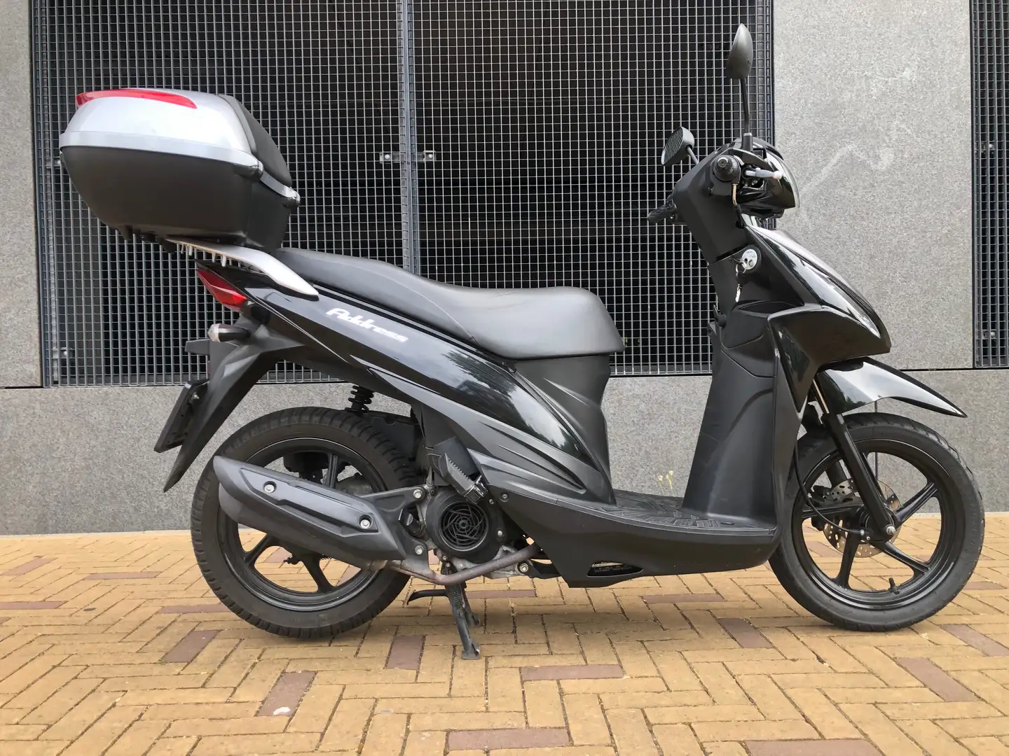 Suzuki Address Address 110cc incl Topkoffer Schwarz - 1