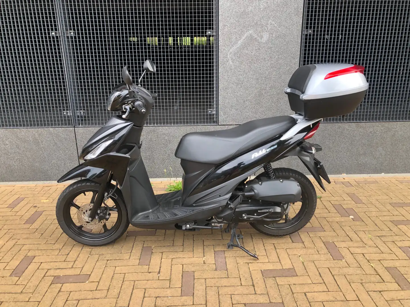 Suzuki Address Address 110cc incl Topkoffer Schwarz - 2
