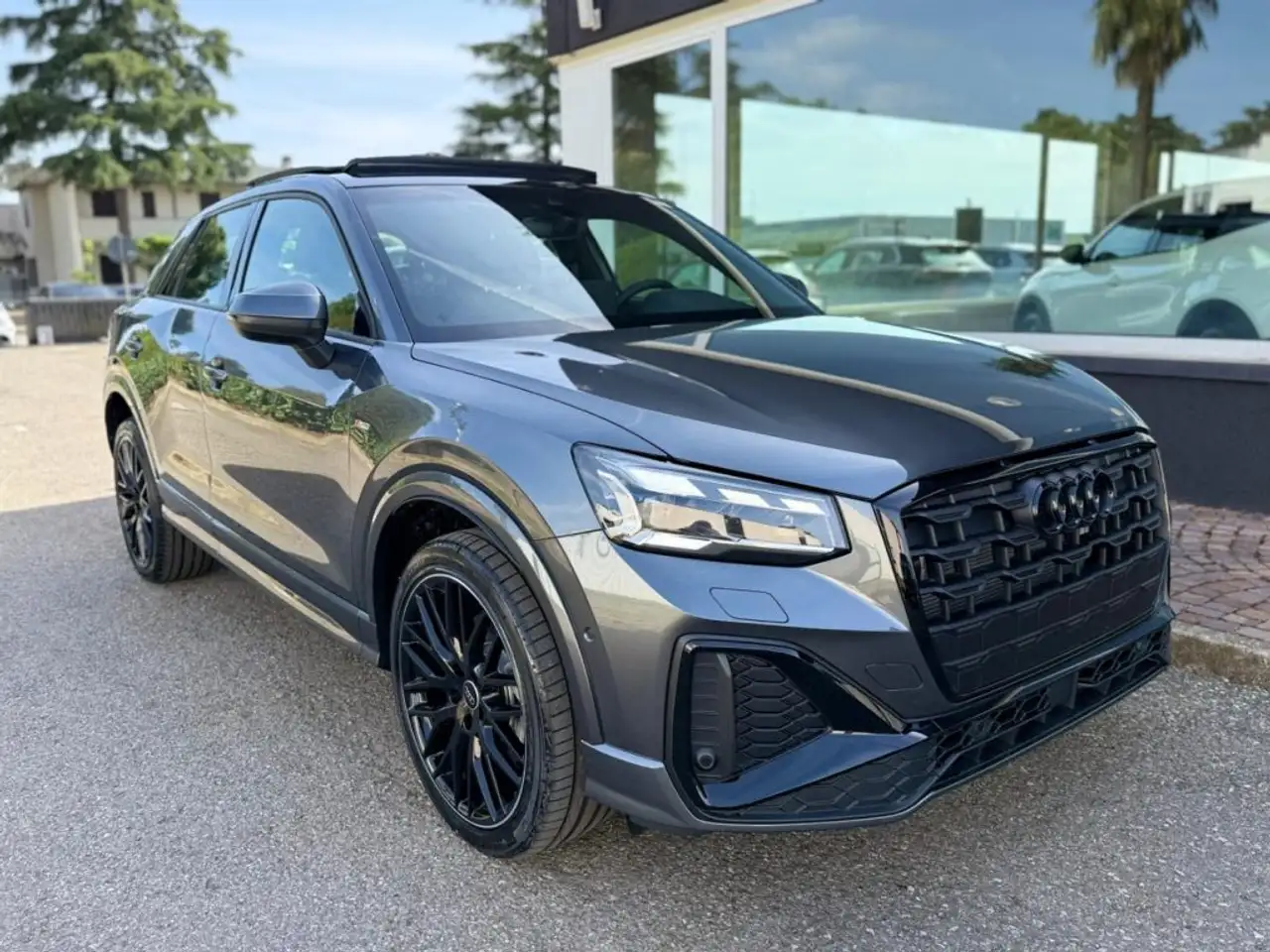 Audi Q2 35 TDI S tronic S line Black Line TETTO MATRIX, миниатюра 3
