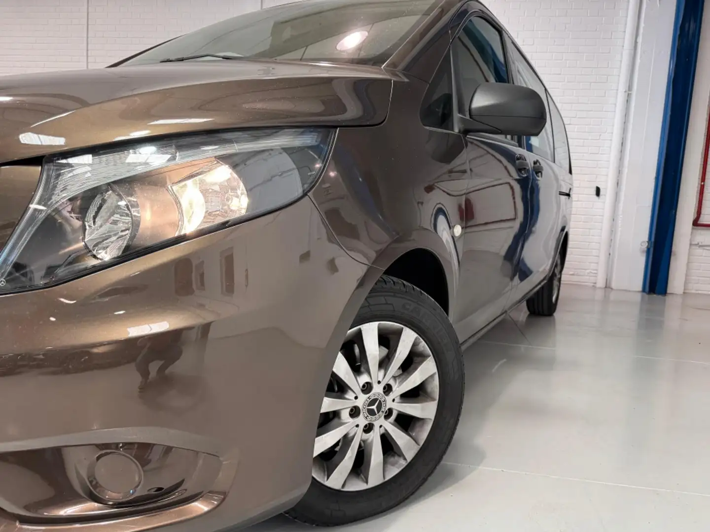 Mercedes-Benz Vito Tourer 111 CDI Select Extralarga Braun - 2