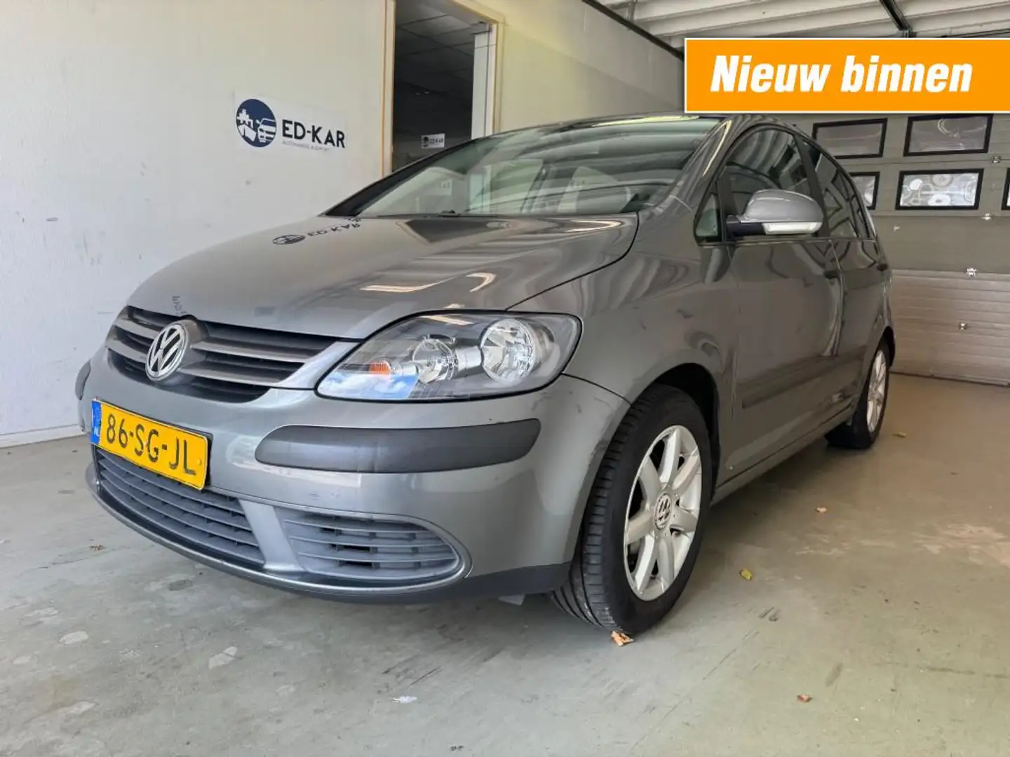 Volkswagen Golf Plus 1.6 FSI Comfortline Business 2de eig CLIMA LEER TR Grijs - 1