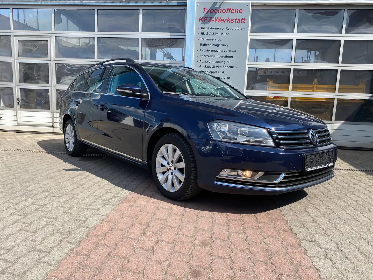 Volkswagen Passat 2.0 TDI,Sitzheizung,Navi,Scheckheft,HU/AU neu Blau - 2