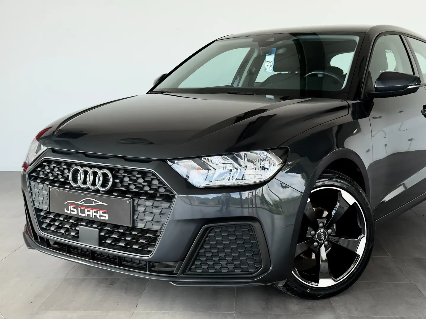 Audi A1 SPORTBACK1.0TFSI Stronic SPORT-COCKPIT-CARPLAY-PDC Gris - 2