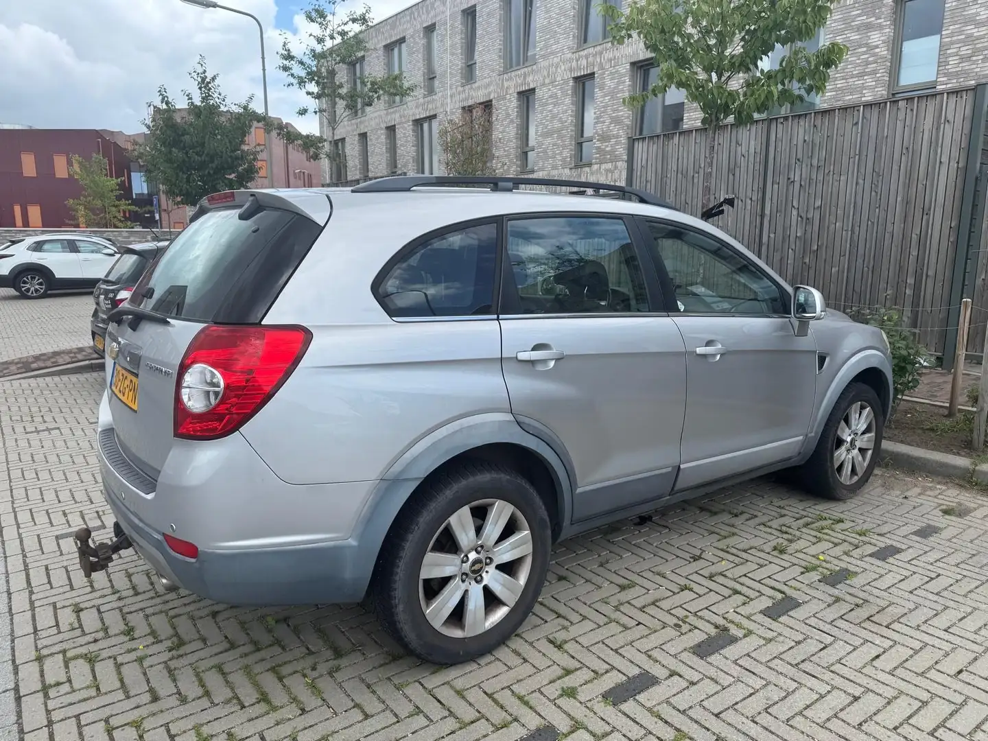 Chevrolet Captiva Captiva 3.2i Executive - Automaat Zilver - 2