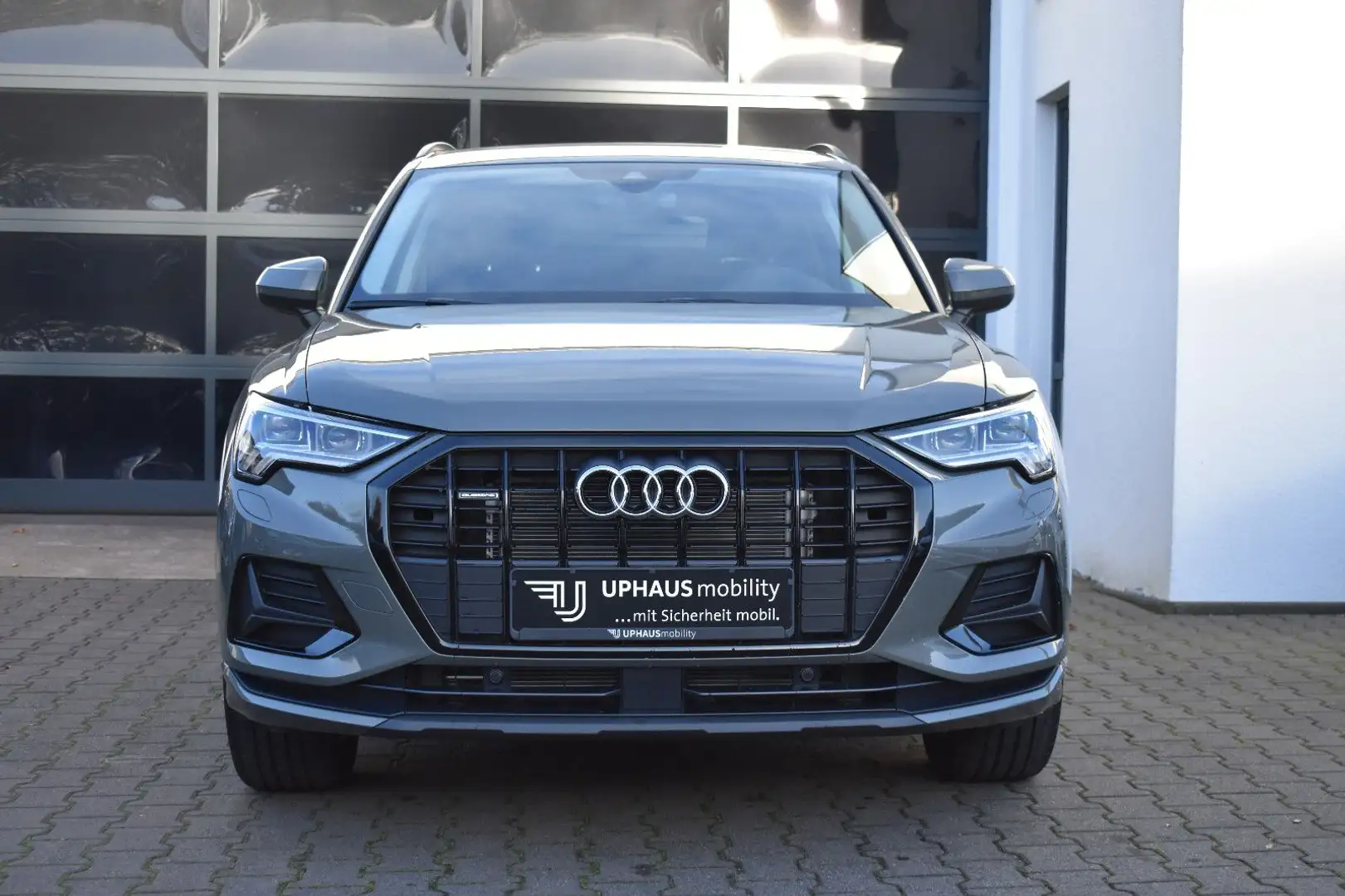Audi Q3 40 TDI quattro AHK*Standhzg.*Sport-LM19"Optik Gris - 2