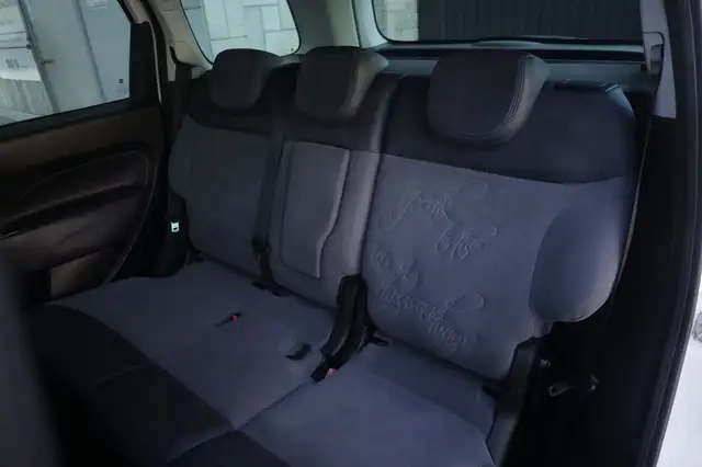 Fiat 500l view 3