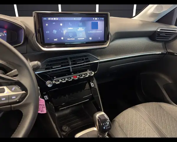 Peugeot 208 view 14