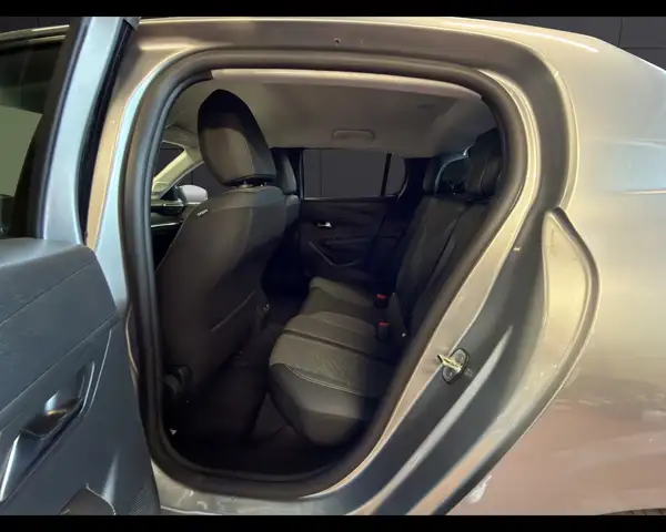 Peugeot 208 view 15