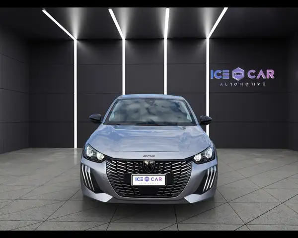 Peugeot 208 view 2