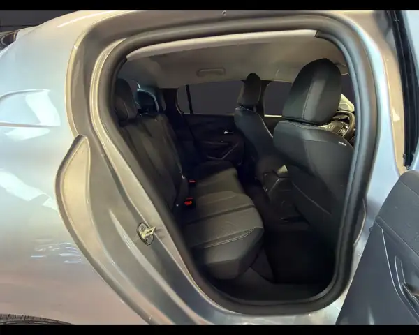 Peugeot 208 view 17