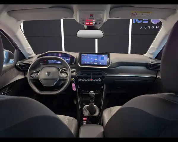 Peugeot 208 view 13