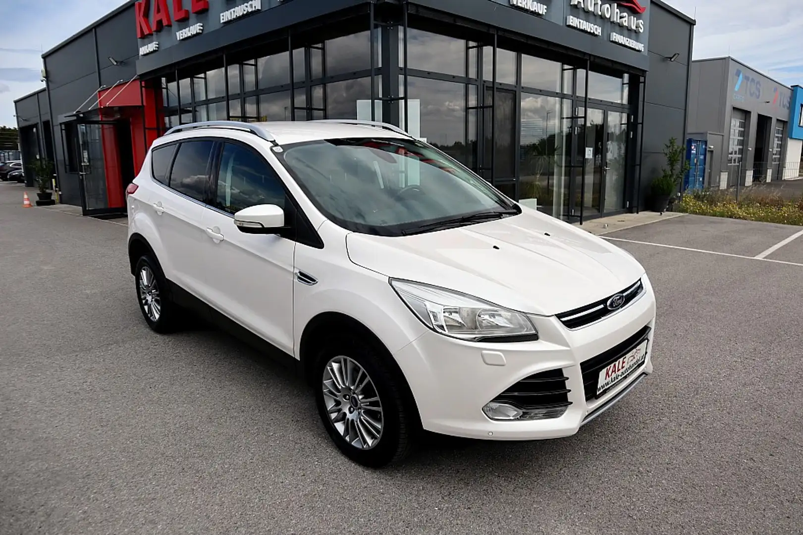 Ford Kuga 2,0 TDCi Titanium 4x4 Aut. Weiß - 2