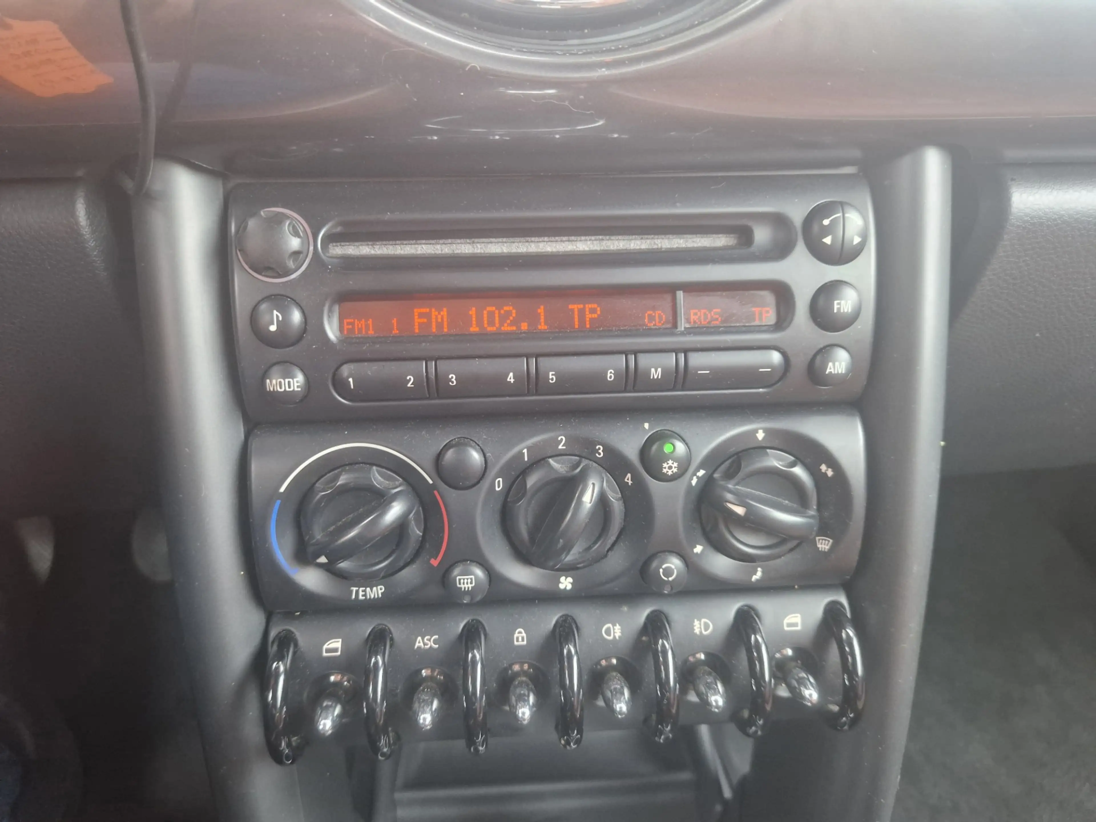 MINI One Cabrio Mini 1.6 Sidewalk — photo 10
