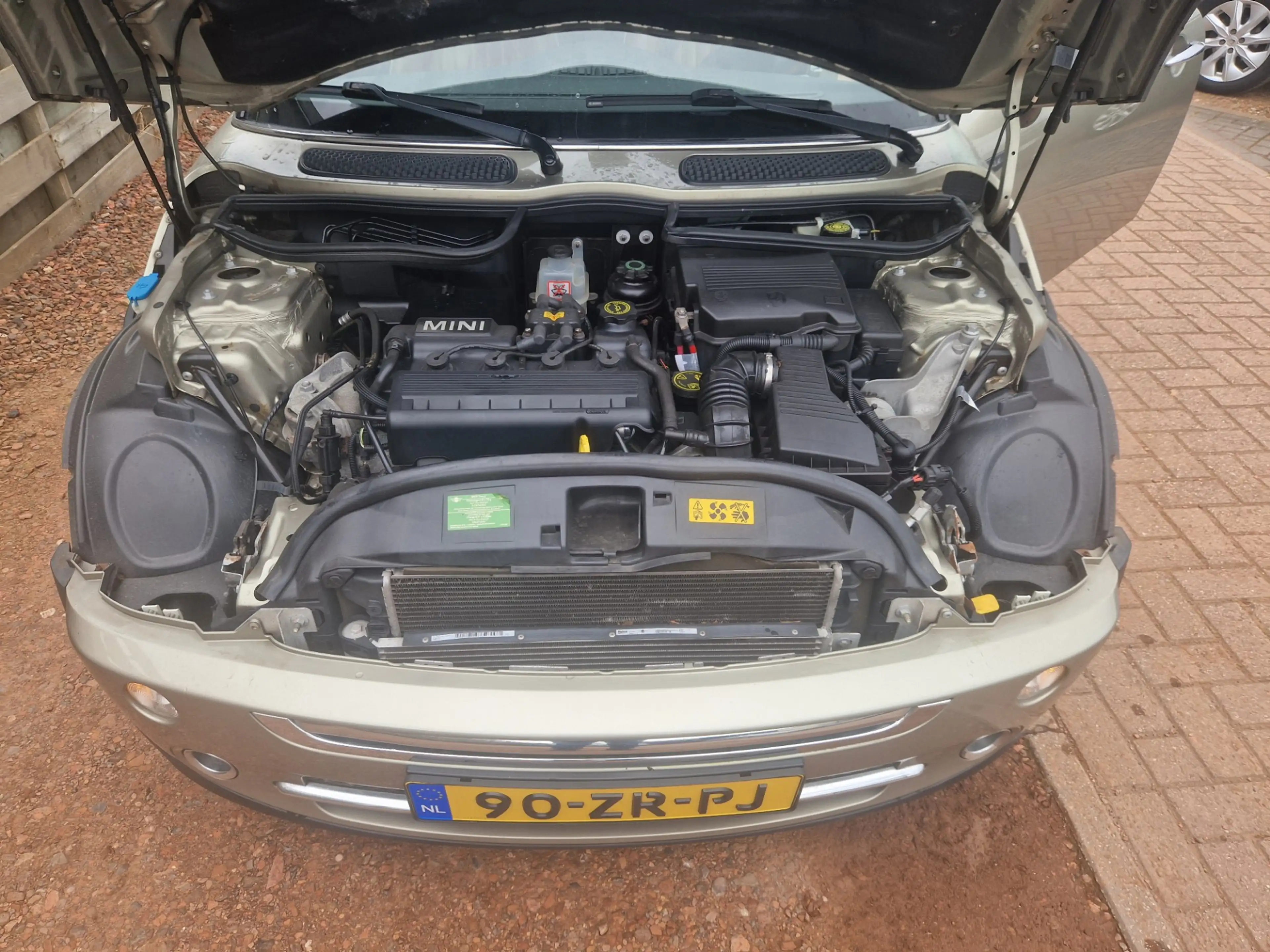MINI One Cabrio Mini 1.6 Sidewalk — photo 14