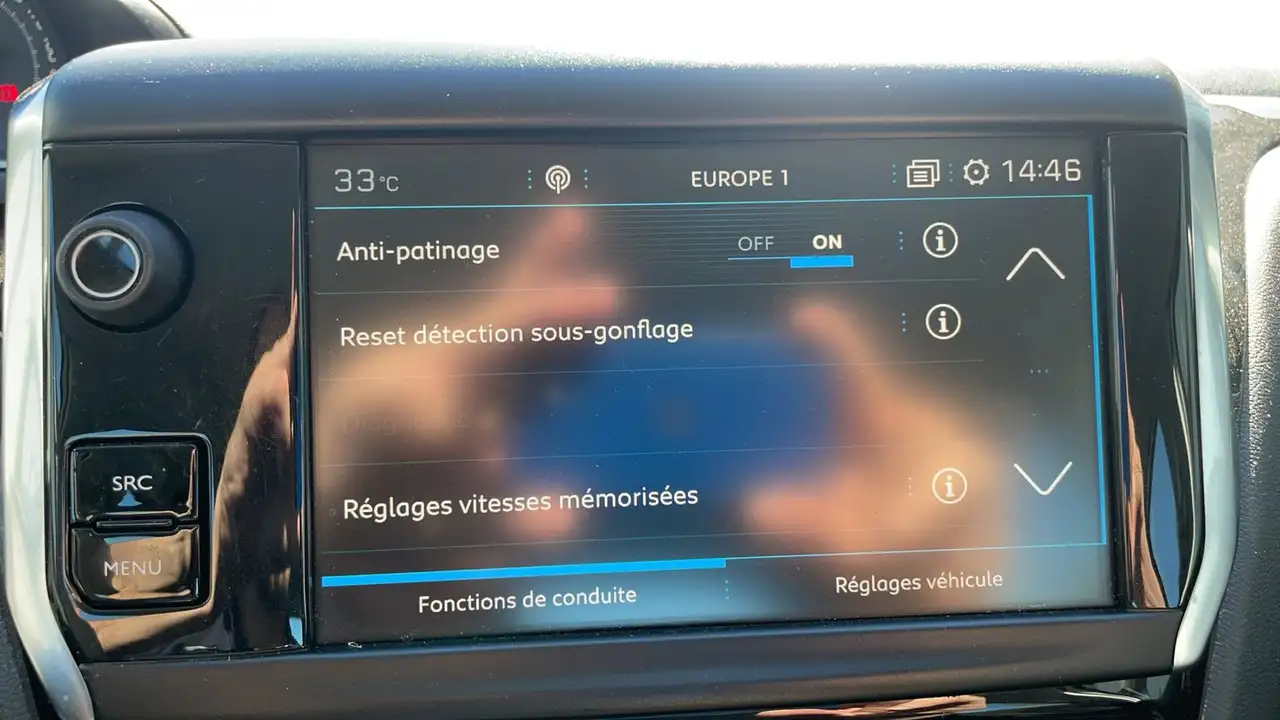 Peugeot 208 208 — photo 13