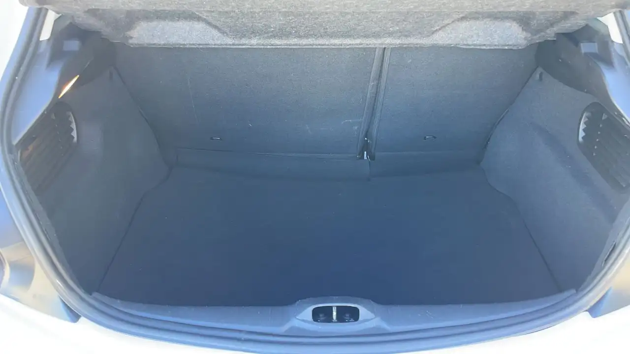 Peugeot 208 208 — photo 14